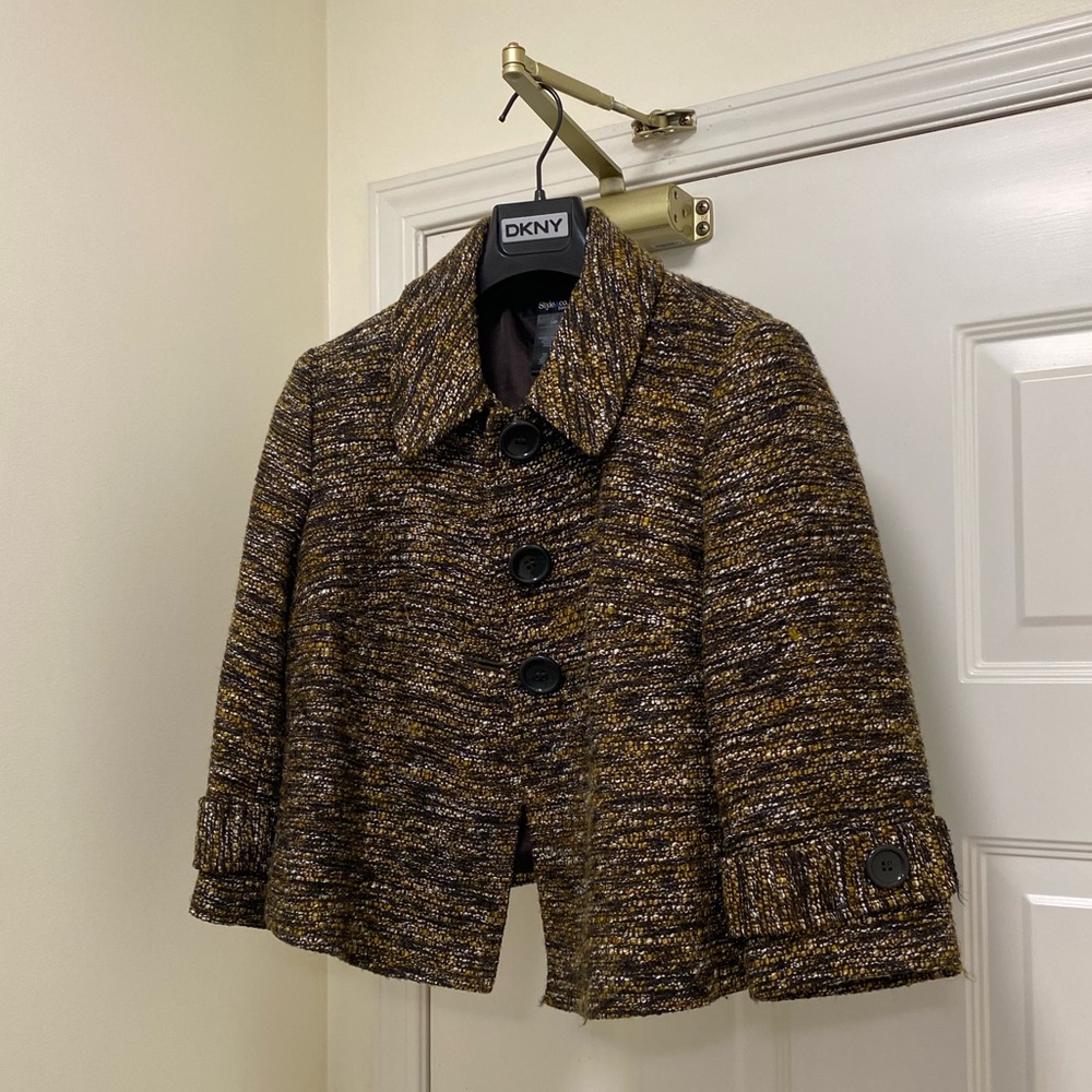 Petite size 14Textured Tweed brown & gold scheme 3 button women’s blazer